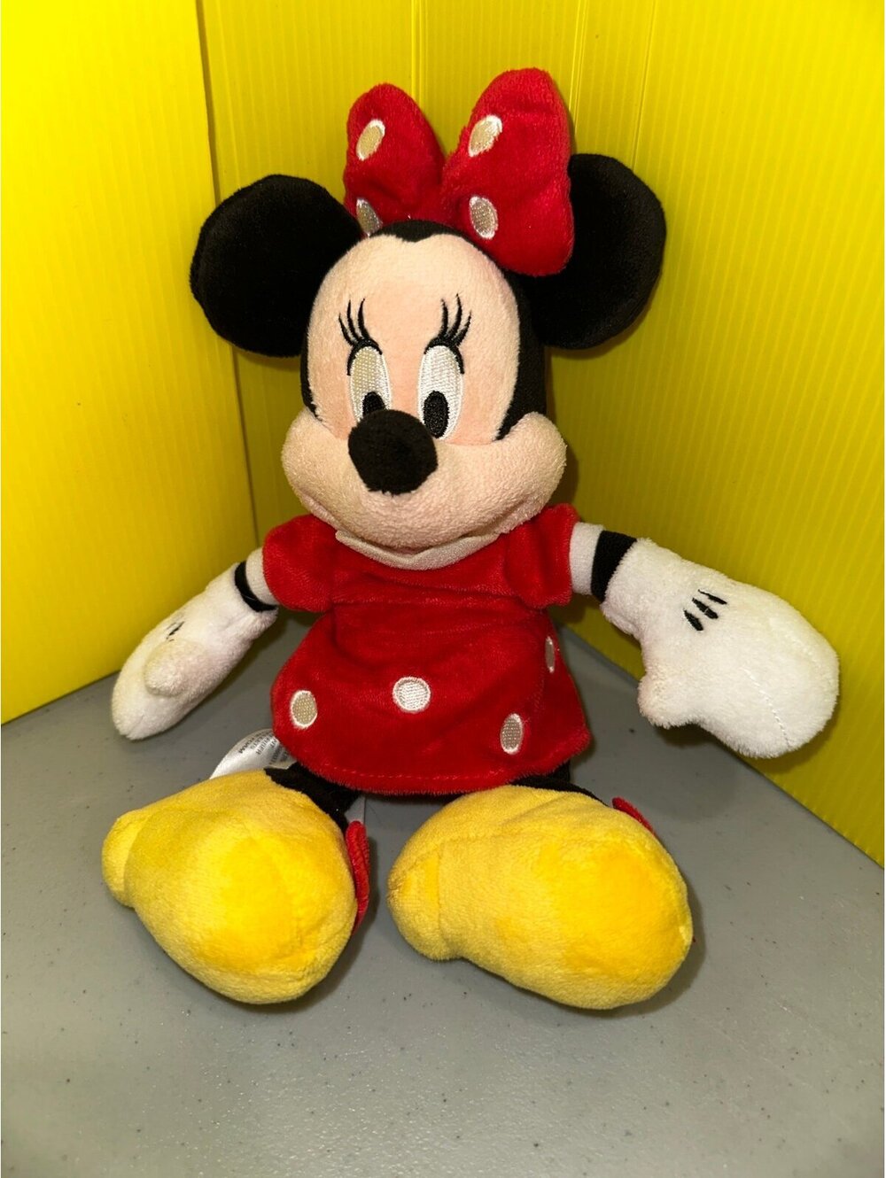 Minnie Mouse Disney store 10 inch plush